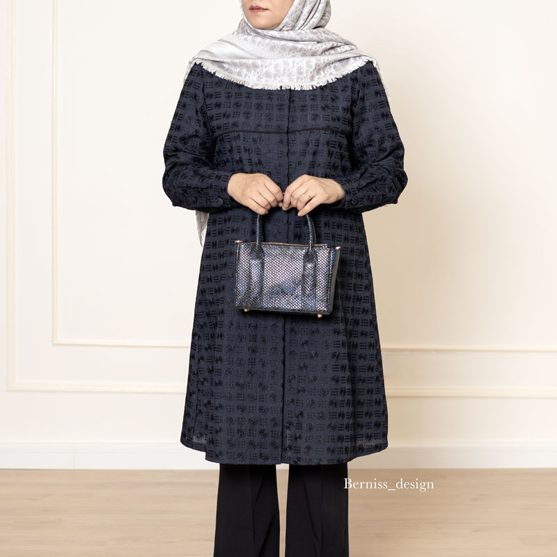 مانتو خامه دوزی سرمه ای کد ST۲۱۵